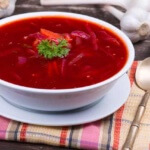 Rote-Bete-Suppe mit Meerrerettich